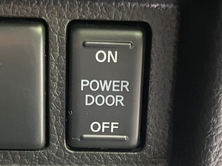 2015 Nissan Elgrand DBA-TE52 (UW-6a3b4ba43c8f0)[23]