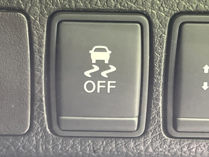 2015 Nissan Elgrand DBA-TE52 (UW-6a3b4ba43c8f0)[22]