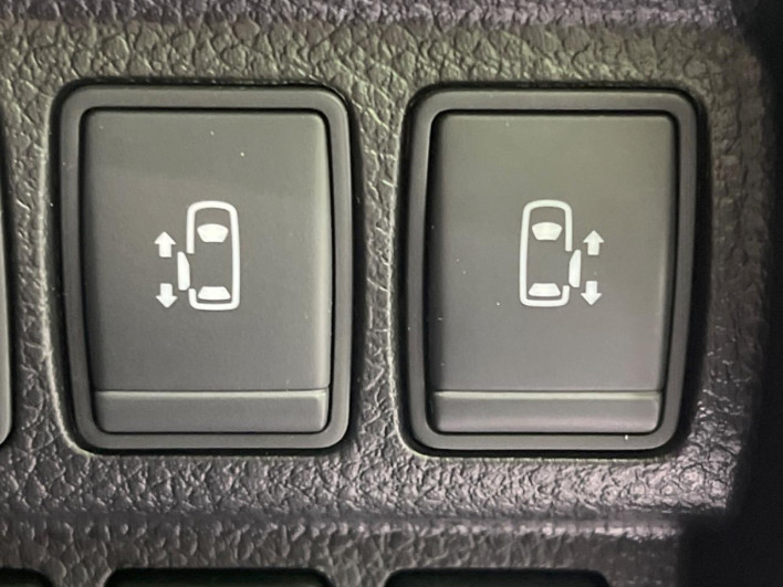 2015 Nissan Elgrand DBA-TE52 (UW-6a3b4ba43c8f0)[21]