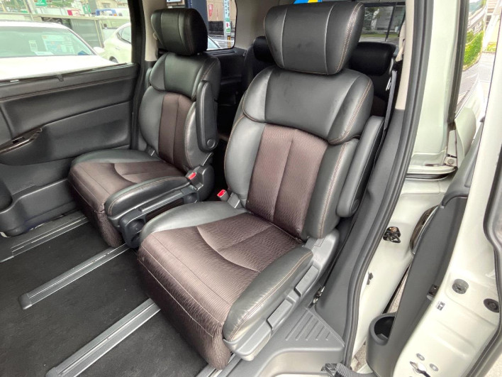 2016 Nissan Elgrand DBA-TE52 (UW-6a3b4ba449c2e)[27]