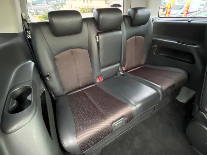 2016 Nissan Elgrand DBA-TE52 (UW-6a3b4ba449c2e)[26]