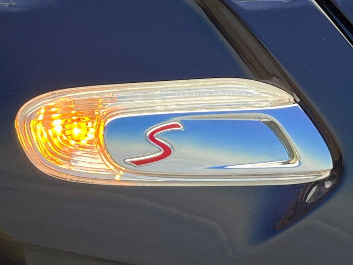 2020 Rover Mini 3DA-XV20MW (UW-6a3b4bc58b674)[10]