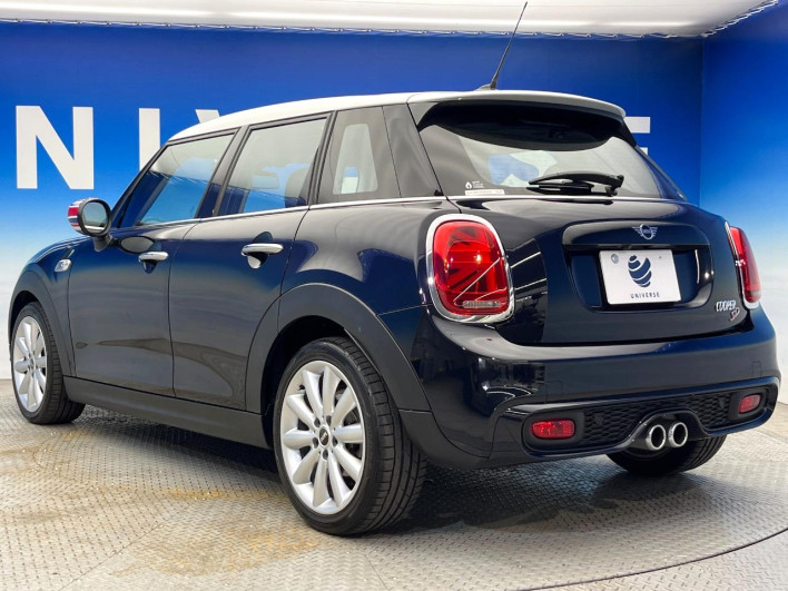 2020 Rover Mini 3DA-XV20MW (UW-6a3b4bc58b674)[18]