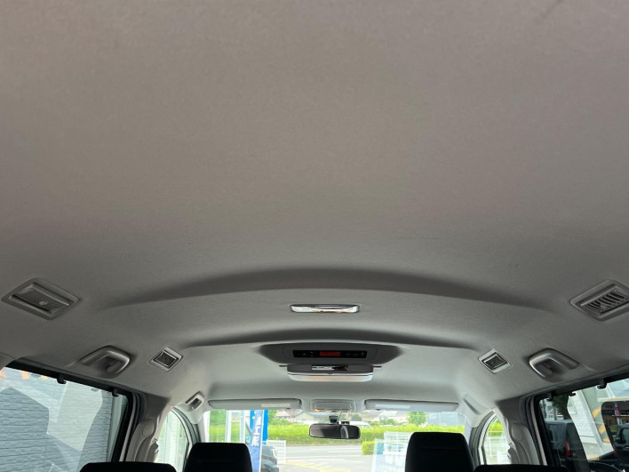 2014 Toyota Noah DBA-ZRR80W (UW-6a3b4bd0da7d5)[24]