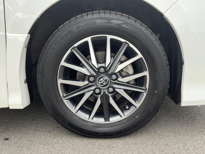 2014 Toyota Noah DBA-ZRR80W (UW-6a3b4bd0da7d5)[12]