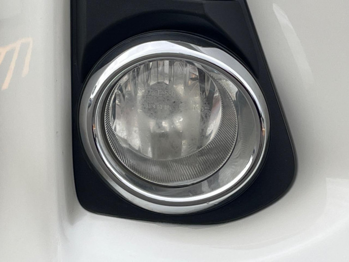 2014 Toyota Noah DBA-ZRR80W (UW-6a3b4bd0da7d5)[15]