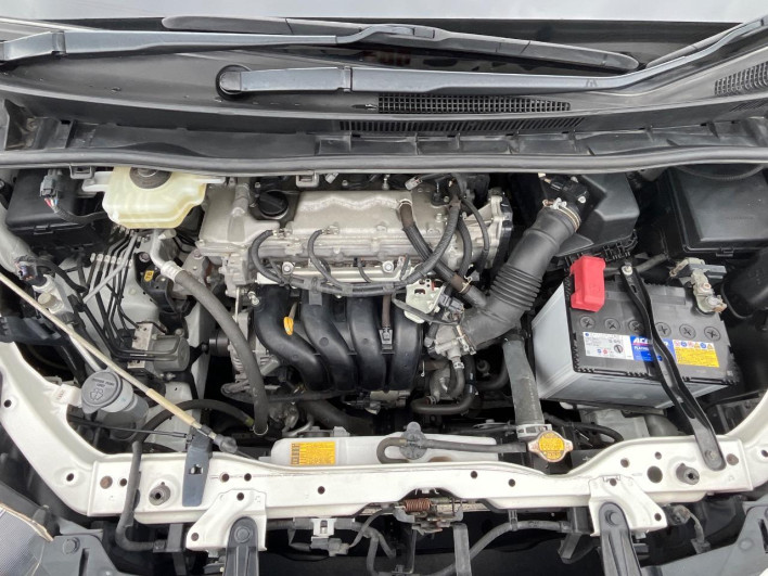 2014 Toyota Noah DBA-ZRR80W (UW-6a3b4bd0da7d5)[16]