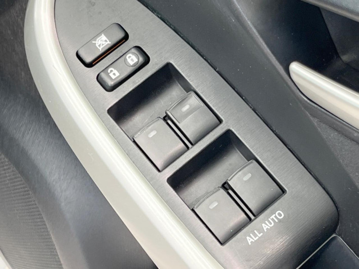 2013 Toyota Prius DAA-ZVW30 (UW-6a3b4be65dbe2)[26]