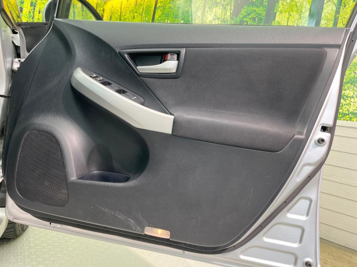 2013 Toyota Prius DAA-ZVW30 (UW-6a3b4be65dbe2)[27]
