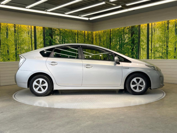 2013 Toyota Prius DAA-ZVW30 (UW-6a3b4be65dbe2)[16]