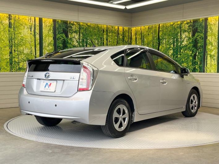 2013 Toyota Prius DAA-ZVW30 (UW-6a3b4be65dbe2)[17]