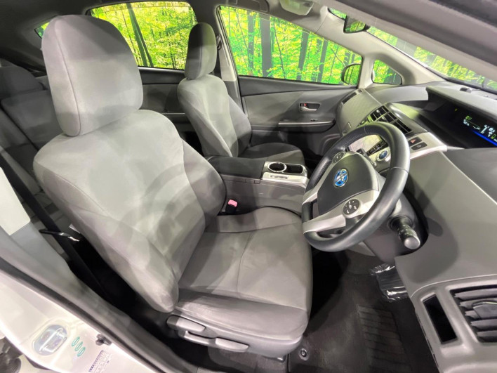 2013 Toyota Prius α DAA-ZVW40W (UW-6a3b4be855633)[29]
