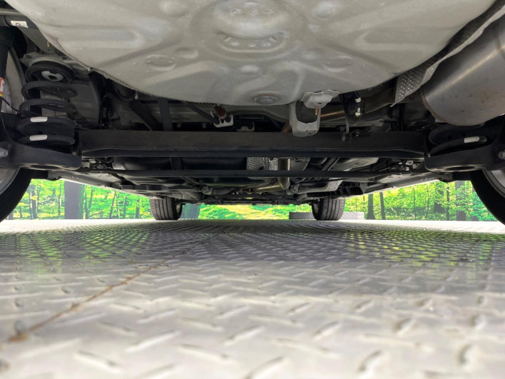 2013 Toyota Prius α DAA-ZVW40W (UW-6a3b4be855633)[17]