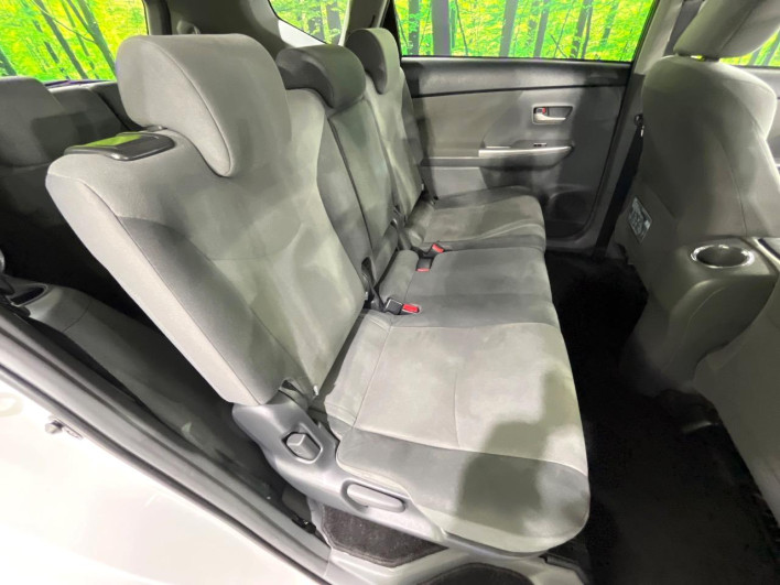 2013 Toyota Prius α DAA-ZVW40W (UW-6a3b4be855633)[27]