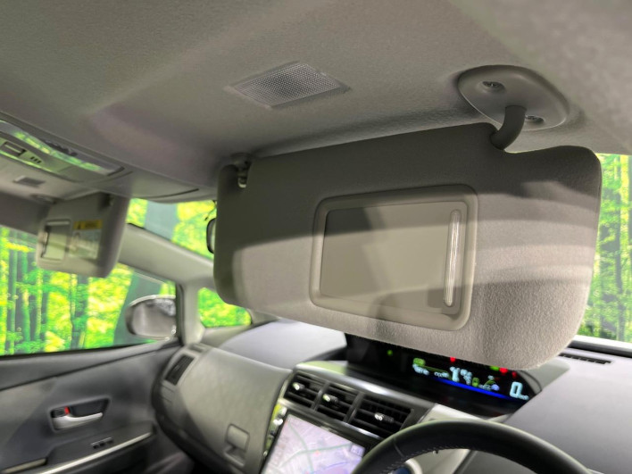 2013 Toyota Prius α DAA-ZVW40W (UW-6a3b4be855633)[22]