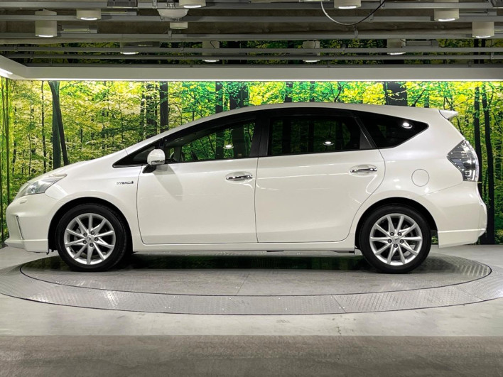 2013 Toyota Prius α DAA-ZVW40W (UW-6a3b4be855633)[12]