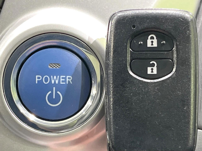 2011 Toyota Prius α DAA-ZVW41W (UW-6a3b4be8ea7a0)[25]