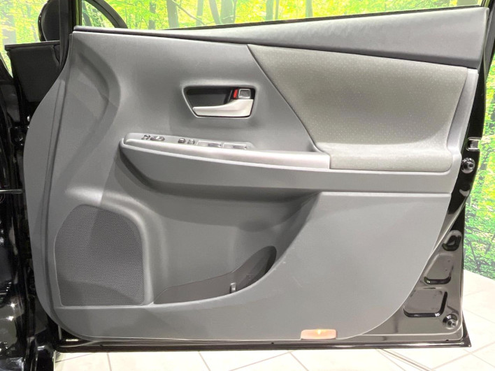 2011 Toyota Prius α DAA-ZVW41W (UW-6a3b4be8ea7a0)[11]