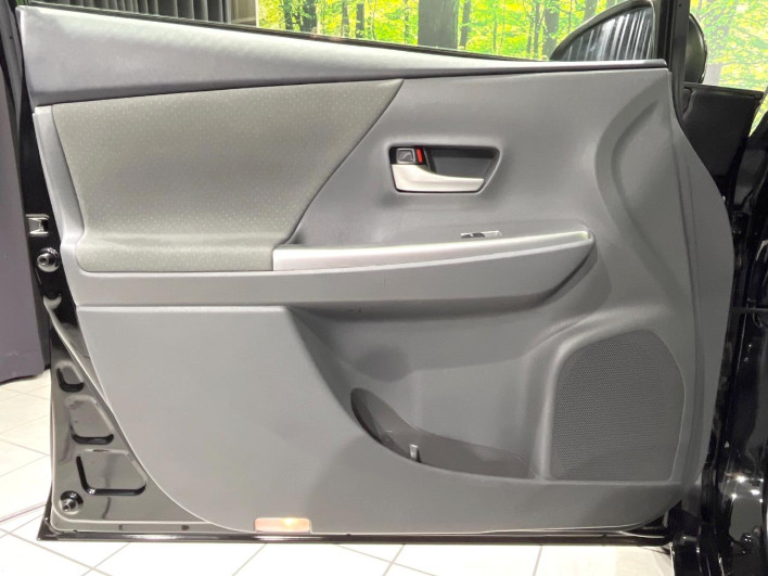 2011 Toyota Prius α DAA-ZVW41W (UW-6a3b4be8ea7a0)[12]
