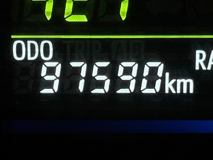 2011 Toyota Prius α DAA-ZVW41W (UW-6a3b4be8ea7a0)[2]