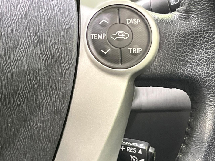2011 Toyota Prius α DAA-ZVW41W (UW-6a3b4be8ea7a0)[24]