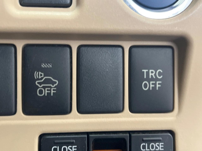 2014 Toyota Noah DAA-ZWR80G (UW-6a3b4bf937818)[10]