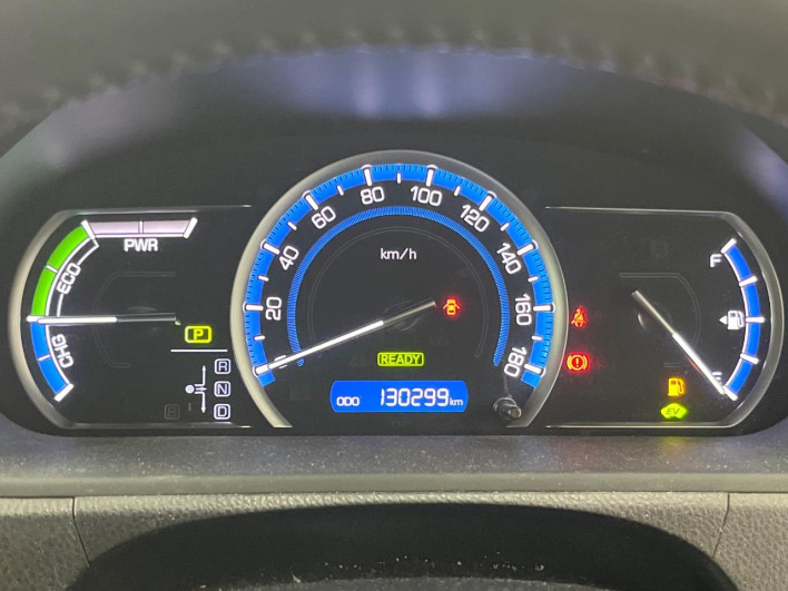 2014 Toyota Noah DAA-ZWR80G (UW-6a3b4bf937818)[13]