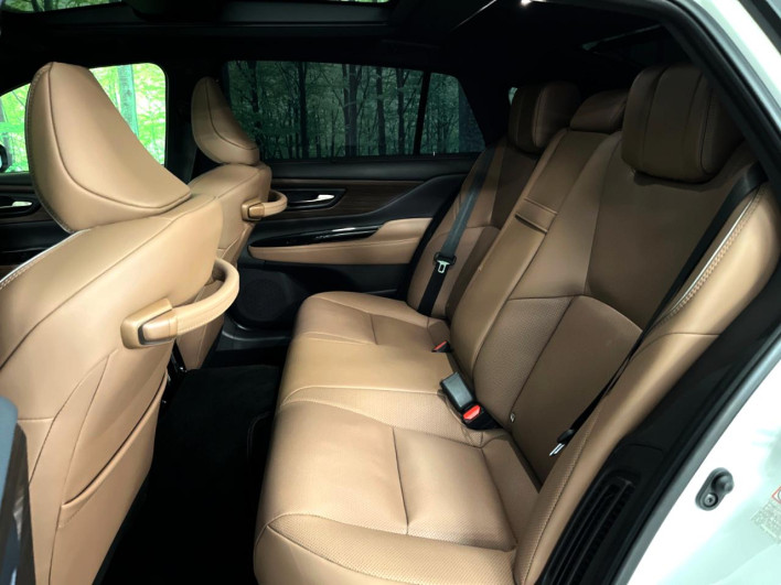 2024 Toyota Crown 6AA-AZSH32 (UW-6a3c9b0ea0ba7)[27]