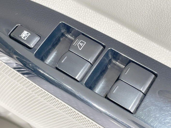 2014 Mitsubishi eK Space DBA-B11A (UW-6a3c9b12d62dc)[17]