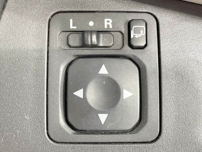 2014 Mitsubishi eK Space DBA-B11A (UW-6a3c9b12d62dc)[26]