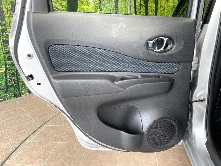 2015 Nissan Note DBA-E12 (UW-6a3c9b43790ff)[26]