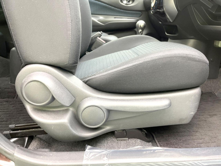 2015 Nissan Note DBA-E12 (UW-6a3c9b43e8068)[18]