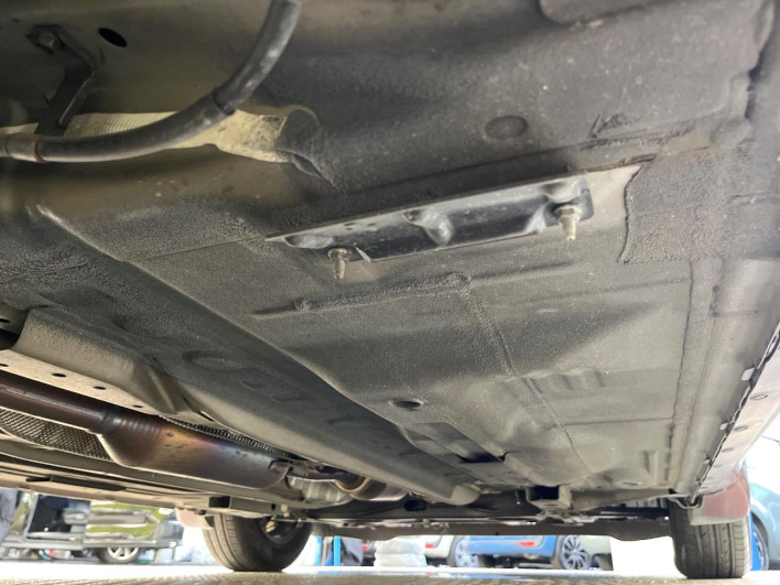 2015 Nissan Note DBA-E12 (UW-6a3c9b4404128)[17]