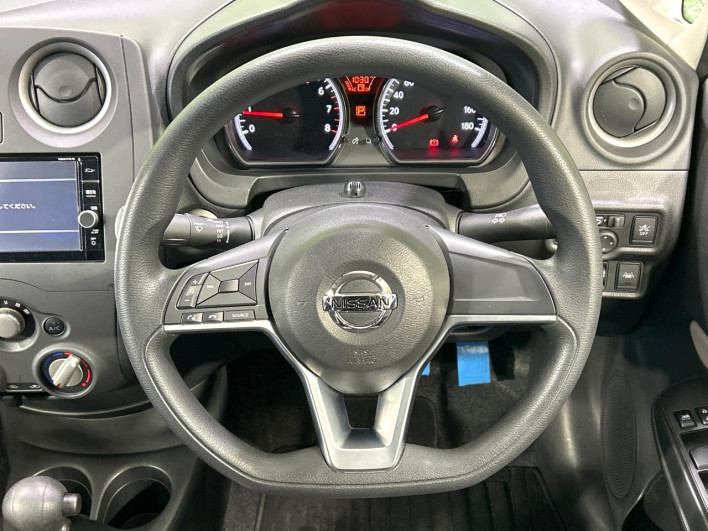 2017 Nissan Note DBA-E12 (UW-6a3c9b45e1141)[29]