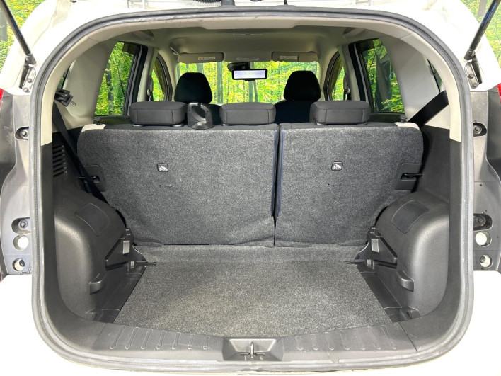 2017 Nissan Note DBA-E12 (UW-6a3c9b45e1141)[27]