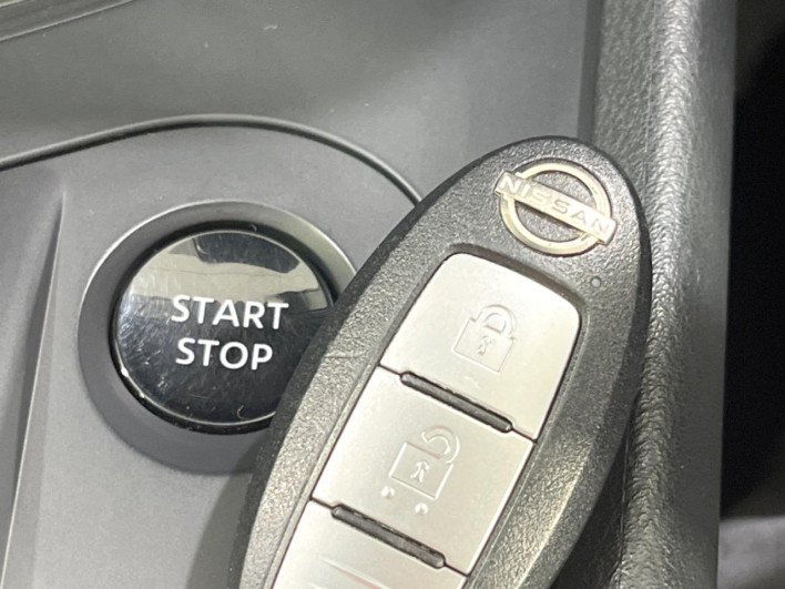 2021 Nissan Note 6AA-E13 (UW-6a3c9b48a2e52)[26]