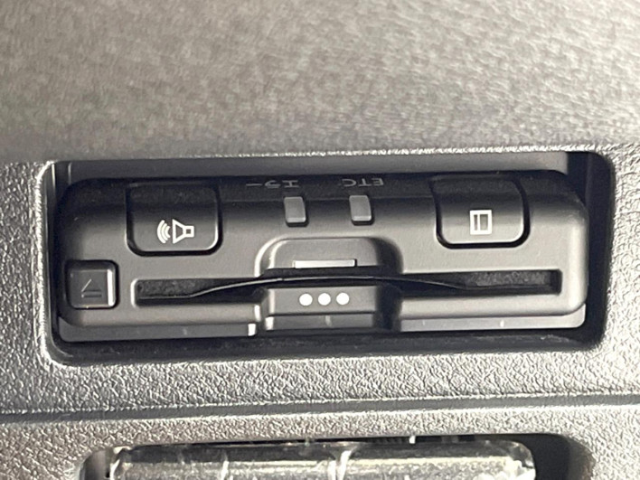 2021 Nissan Note 6AA-E13 (UW-6a3c9b48a2e52)[10]