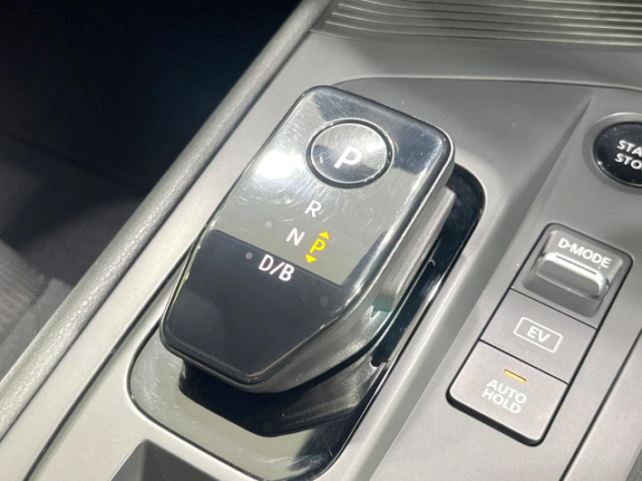 2021 Nissan Note 6AA-E13 (UW-6a3c9b48a2e52)[25]