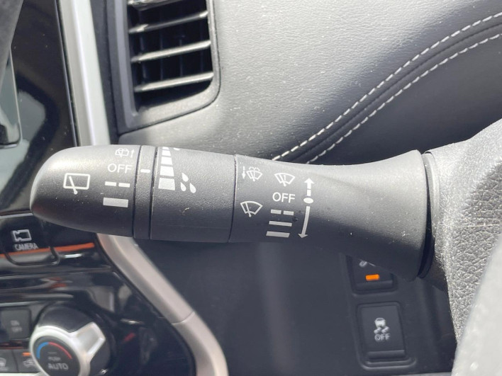 2017 Nissan Serena DAA-GFC27 (UW-6a3c9b5fa45e9)[26]
