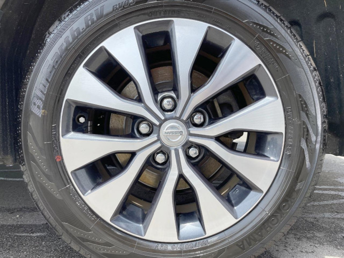 2017 Nissan Serena DAA-GFC27 (UW-6a3c9b5fa45e9)[13]