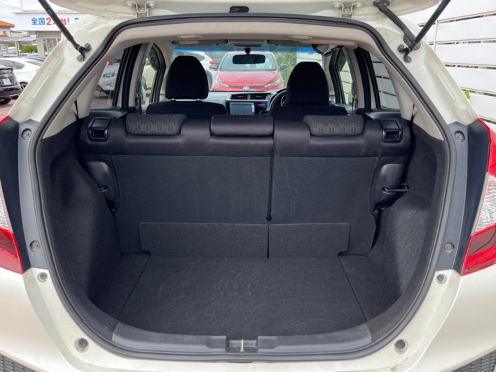 2014 Honda Fit DBA-GK3 (UW-6a3c9b68bf133)[25]