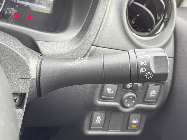 2018 Nissan Note DAA-HE12 (UW-6a3c9b805240f)[28]