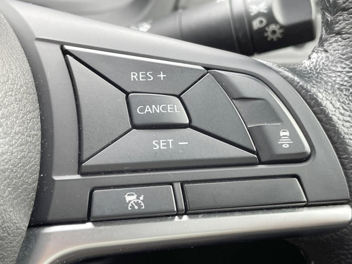 2018 Nissan Note DAA-HE12 (UW-6a3c9b805240f)[25]
