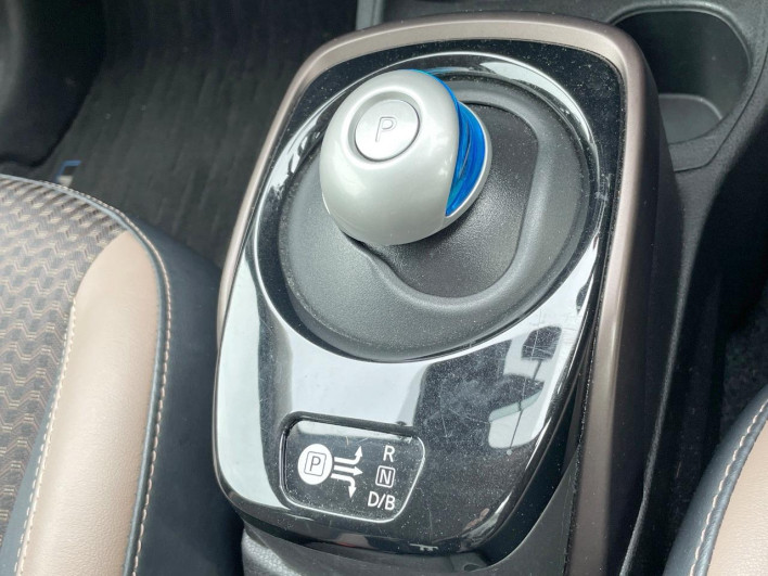 2018 Nissan Note DAA-HE12 (UW-6a3c9b805240f)[23]