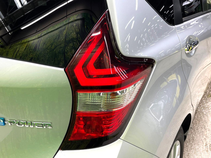 2020 Nissan Note DAA-HE12 (UW-6a3c9b81d7af2)[20]
