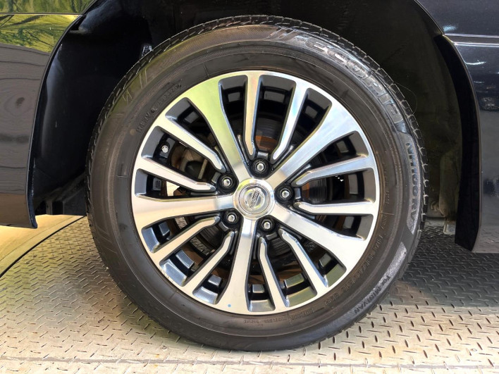 2014 Nissan Serena DAA-HFC26 (UW-6a3c9b8ad3bcb)[28]