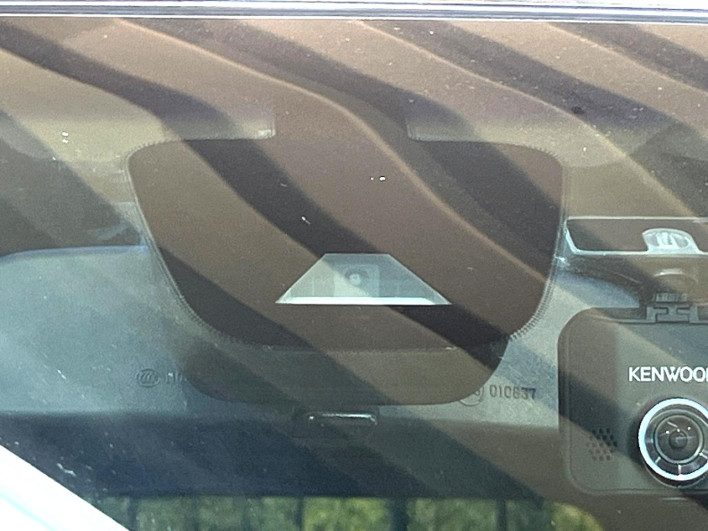 2014 Nissan Serena DAA-HFC26 (UW-6a3c9b8ad3bcb)[5]