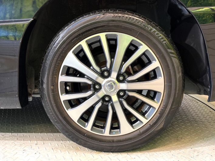 2014 Nissan Serena DAA-HFC26 (UW-6a3c9b8ad3bcb)[29]