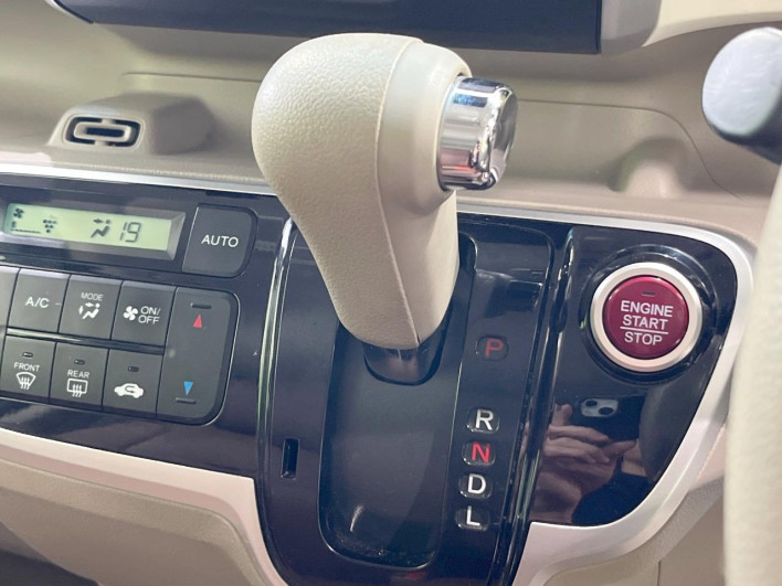 2016 Honda N-BOX DBA-JF1 (UW-6a3c9ba1a08d8)[29]