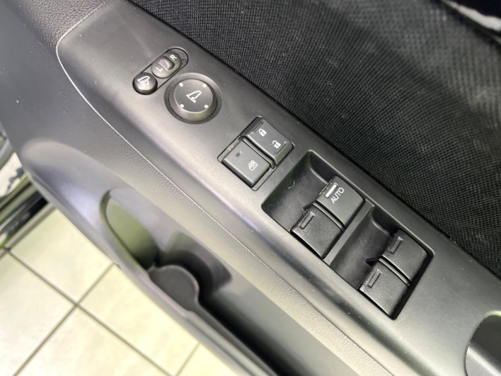2017 Honda N-BOX CUSTOM DBA-JF2 (UW-6a3c9ba70b45b)[26]